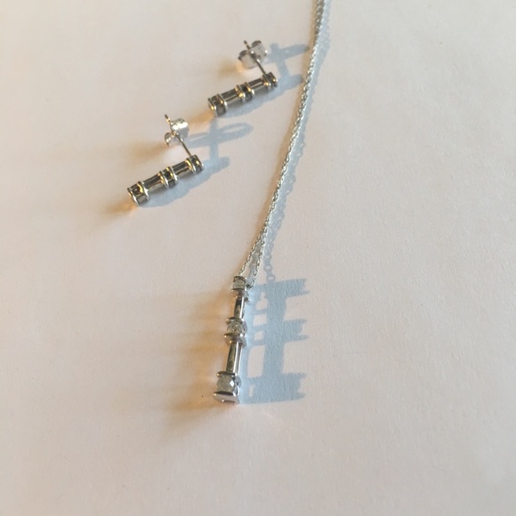 Diamonds 10k Solid Gold Linear Earrings - Picture 8 of 8